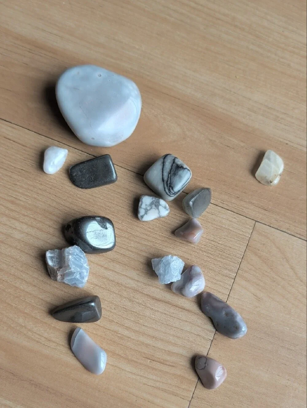 5lb Natural Gemstone & Crystal Collection w/ Storage Case | Tumbled & Raw Minera